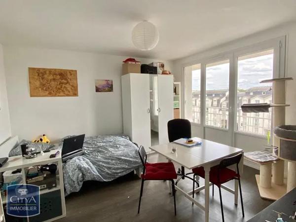 Appartement à louer 1 pièce 30.97m² Joué-lès-Tours (37300)