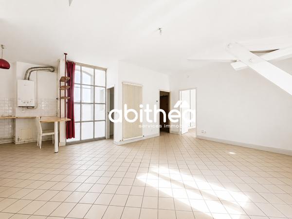 GRAND APPARTEMENT T3 DE 75 M² EN PLEIN COEUR HISTORIQUE AVEC ASCENSEUR