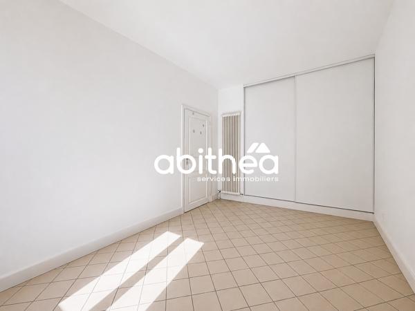 GRAND APPARTEMENT T3 DE 75 M² EN PLEIN COEUR HISTORIQUE AVEC ASCENSEUR