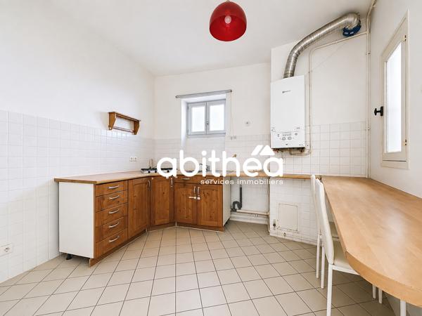 GRAND APPARTEMENT T3 DE 75 M² EN PLEIN COEUR HISTORIQUE AVEC ASCENSEUR