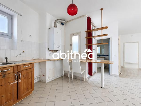 GRAND APPARTEMENT T3 DE 75 M² EN PLEIN COEUR HISTORIQUE AVEC ASCENSEUR