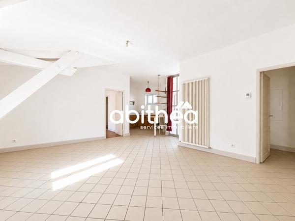 GRAND APPARTEMENT T3 DE 75 M² EN PLEIN COEUR HISTORIQUE AVEC ASCENSEUR