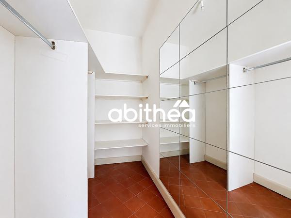 GRAND APPARTEMENT T3 DE 75 M² EN PLEIN COEUR HISTORIQUE AVEC ASCENSEUR