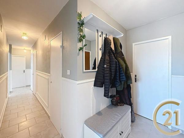 Appartement F5 à vendre  5 pièces - 90 m 2   MONTBELIARD  - 25