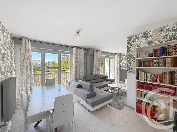 Appartement F5 à vendre  5 pièces - 90 m 2   MONTBELIARD  - 25