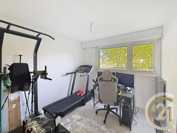 Appartement F5 à vendre  5 pièces - 90 m 2   MONTBELIARD  - 25