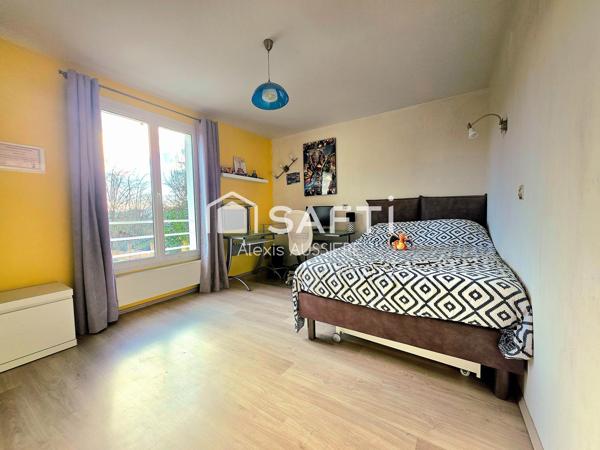 MAISON 214M2 +402 M2 TERRAIN