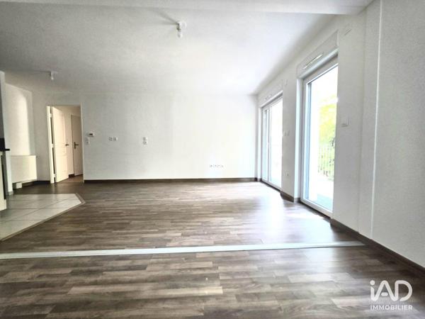 Location appartement 3 pièces 60 m² Paris 10