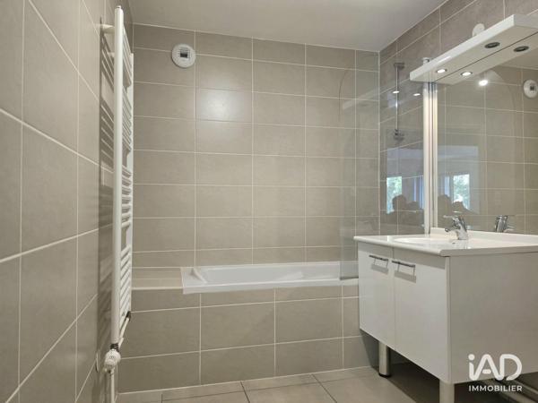 Location appartement 3 pièces 60 m² Paris 10