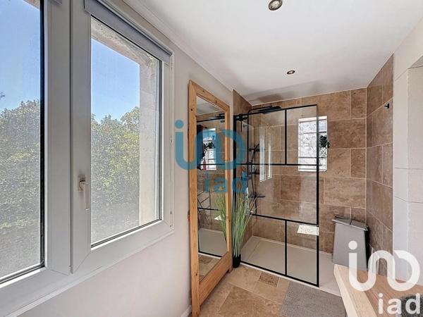 Maison 8 pièces de 182 m² à Salindres (30340)