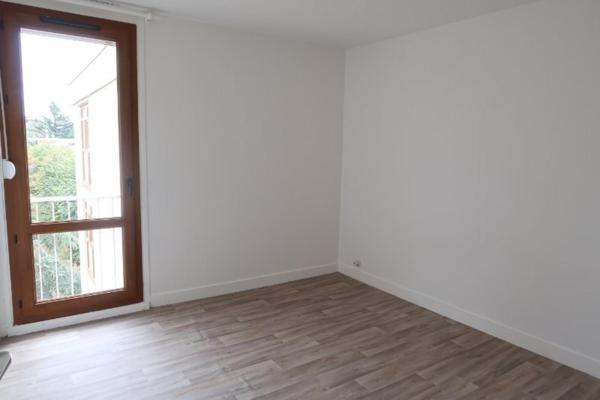 Appartement de trois pièces!