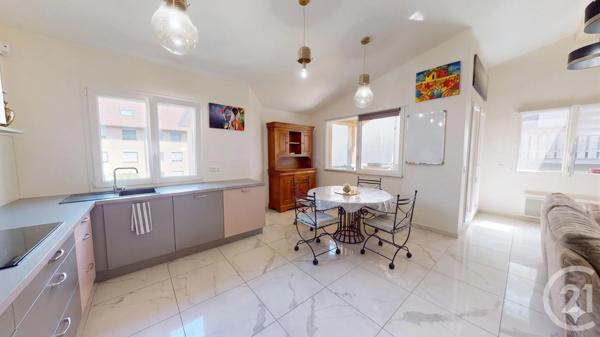 Appartement T3 à vendre  3 pièces - 74 m 2   PONTARLIER  - 25