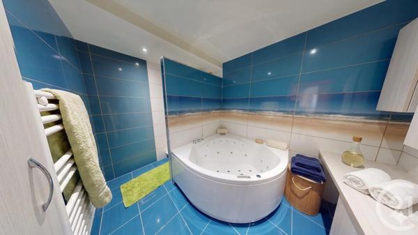 Appartement T3 à vendre  3 pièces - 74 m 2   PONTARLIER  - 25