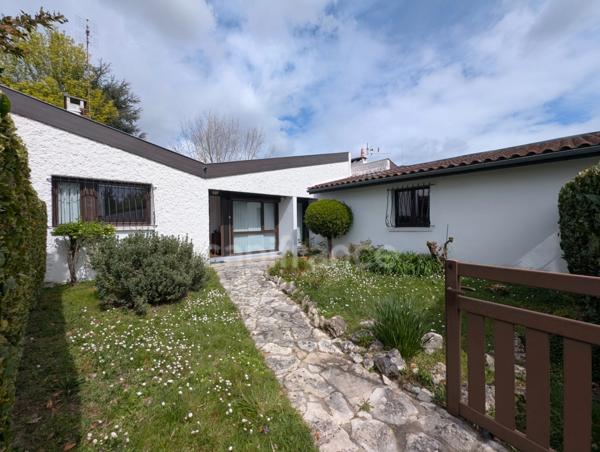 Maison à vendre 4 pièces - Haut Cenon - Garage - Jardins
