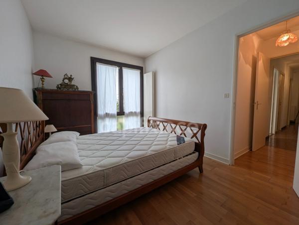 Maison à vendre 4 pièces - Haut Cenon - Garage - Jardins