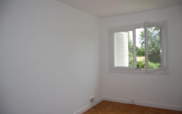 Maison à louer    3 pièces •  Saint-Bouize