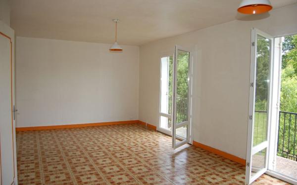 Maison à louer    3 pièces •  Saint-Bouize