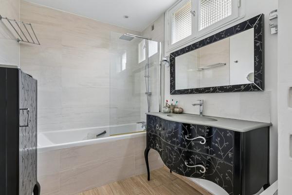 94160 Saint Mandé, à deux pas du Bois – Beau 3 pièces avec balcon dans un immeuble récent de standing