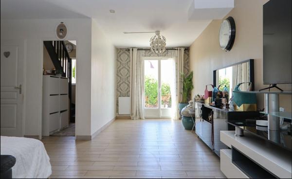 Maison familiale Sandillon 5 chambres , jardin.