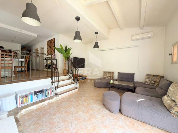 A VENDRE 84120 MIRABEAU MAISON TYPE 6 PIECES D'ENVIRON 152M² AVEC STUDIO INDEPENDANT,  JARDIN ET PISCINE