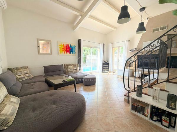 A VENDRE 84120 MIRABEAU MAISON TYPE 6 PIECES D'ENVIRON 152M² AVEC STUDIO INDEPENDANT,  JARDIN ET PISCINE