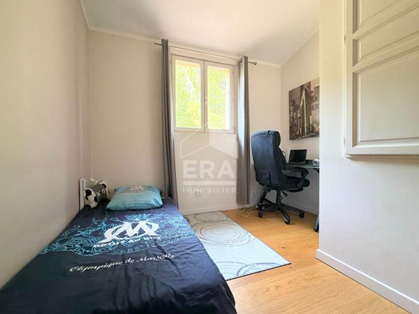 A VENDRE 84120 MIRABEAU MAISON TYPE 6 PIECES D'ENVIRON 152M² AVEC STUDIO INDEPENDANT,  JARDIN ET PISCINE