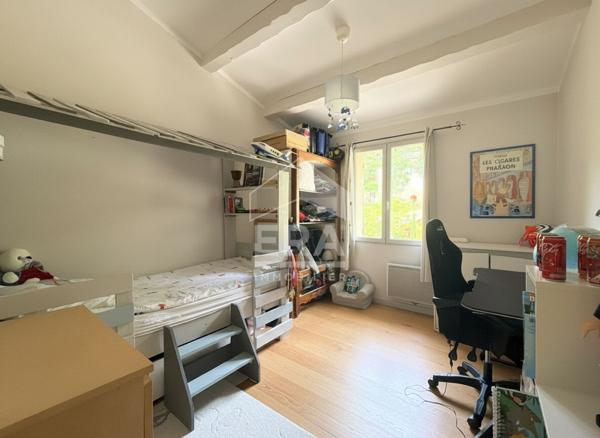 A VENDRE 84120 MIRABEAU MAISON TYPE 6 PIECES D'ENVIRON 152M² AVEC STUDIO INDEPENDANT,  JARDIN ET PISCINE