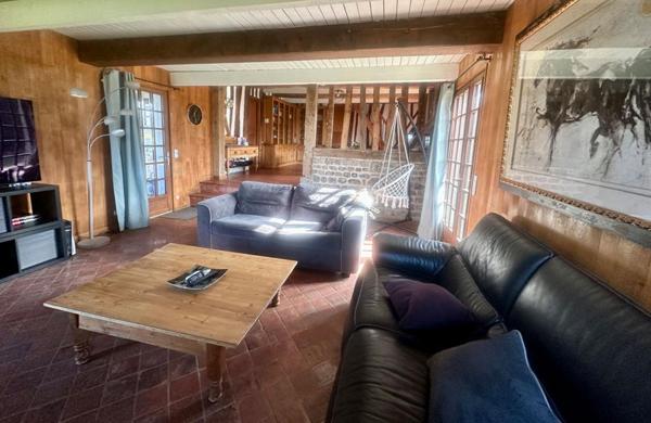 Propriété de 300 m² avec piscine et magnifique vue