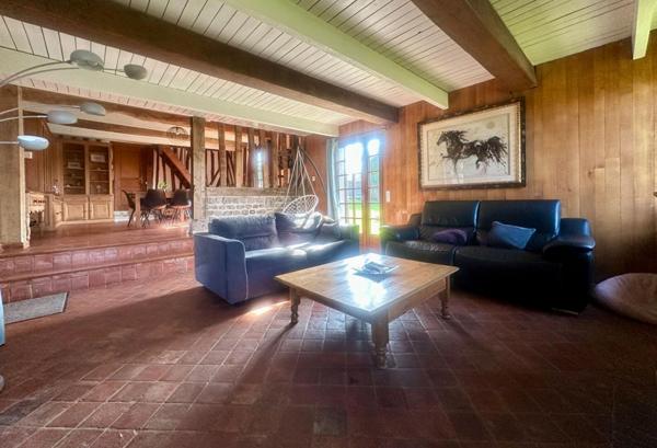 Propriété de 300 m² avec piscine et magnifique vue