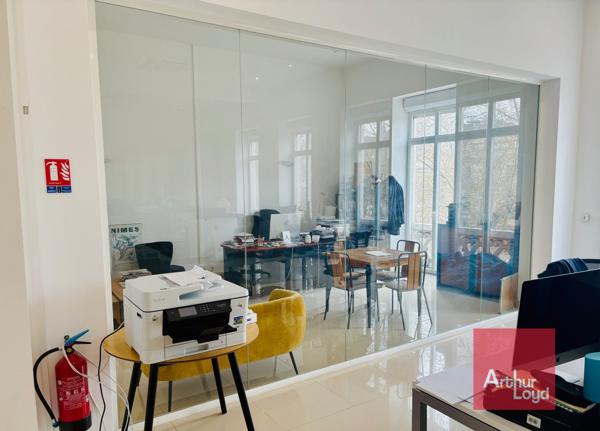 Bureaux à louer à Nîmes terrasse de 200 m² et grande luminosité