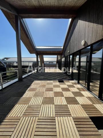 Bureaux à louer à Villeneuve-d'Ascq avec terrasses privatives et parking
