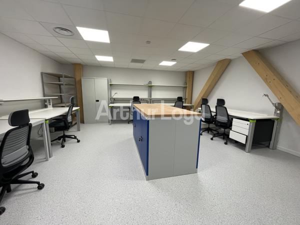 Bureaux à louer à Villeneuve-d'Ascq avec terrasses privatives et parking