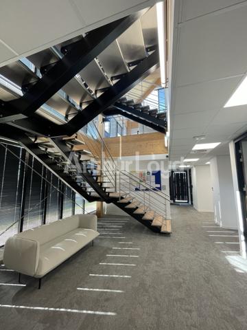 Bureaux à louer à Villeneuve-d'Ascq avec terrasses privatives et parking