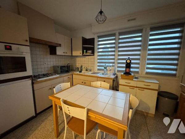 Maison semi-mitoyenne de 77 m² bâtie sur un terrain de 250 m²,  idéale pour une famille ou inve...