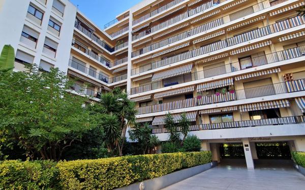 Maison à louer    1 pièce • 29,52 m2 Cannes