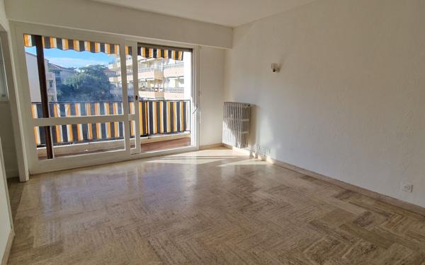 Maison à louer    1 pièce • 29,52 m2 Cannes