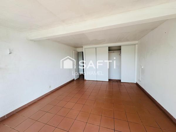 Maison avec une vue panaromique.