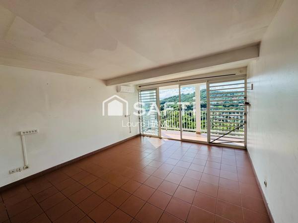 Maison avec une vue panaromique.