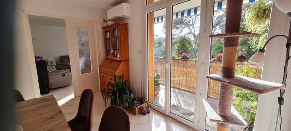 NIMES à vendre T5 de 84 m² 3 chambres, garage, balcon, jardin commun, secteur Croix de Fer.