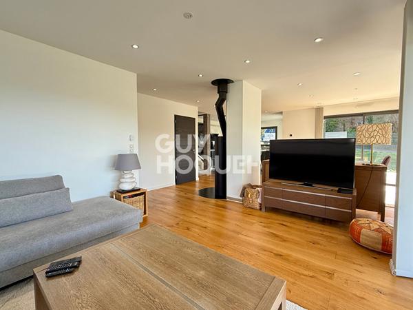 Maison familiale contemporaine avec vue dégagée