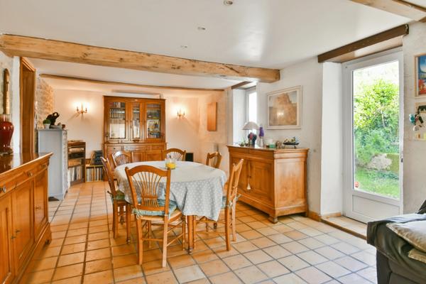 Dpt Charente Maritime (17), à vendre proche de TONNAY CHARENTE maison P5