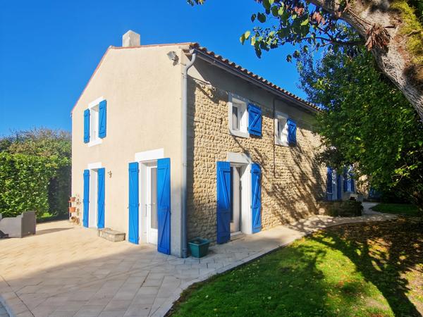 Dpt Charente Maritime (17), à vendre proche de TONNAY CHARENTE maison P5