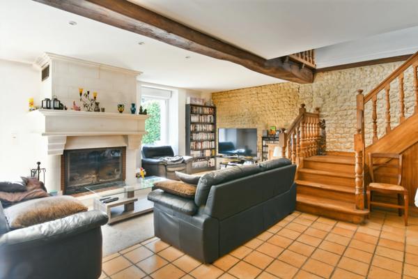 Dpt Charente Maritime (17), à vendre proche de TONNAY CHARENTE maison P5