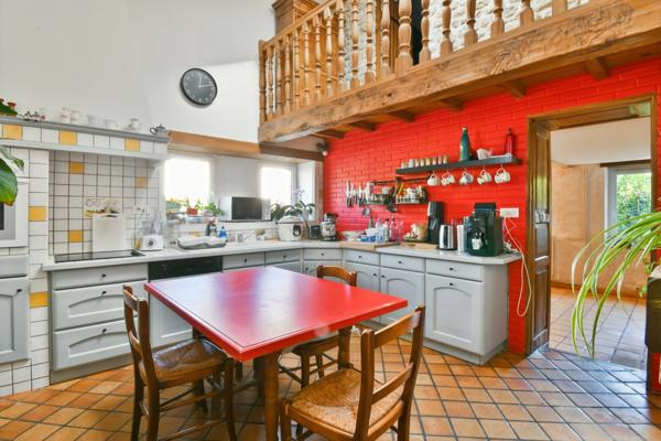 Dpt Charente Maritime (17), à vendre proche de TONNAY CHARENTE maison P5