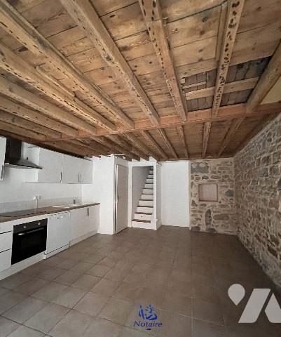 Bellecour/Ainay, local de 81 m² dont 62,34 carrez en duplex avec accès indépendant sur cour.