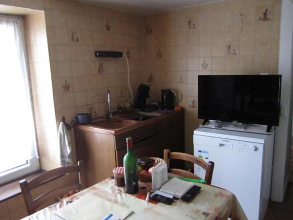 Immeuble de 430 m2 habitables composé de 4 appartements à Vesoul 70000  au prix de 209 000 Euros