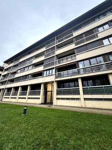 REIMS - SAINT-REMI - Type 4 avec vue imprenable sur le canal