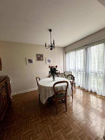 REIMS - SAINT-REMI - Type 4 avec vue imprenable sur le canal