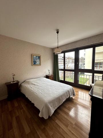 REIMS - SAINT-REMI - Type 4 avec vue imprenable sur le canal