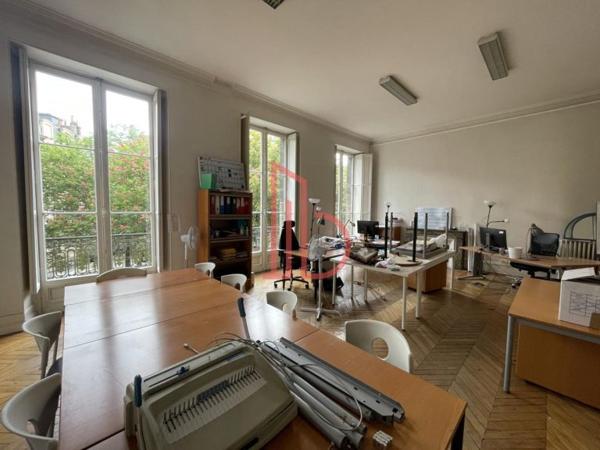 Bureau de 470 m² à louer à Bordeaux Jardin Public Quinconces